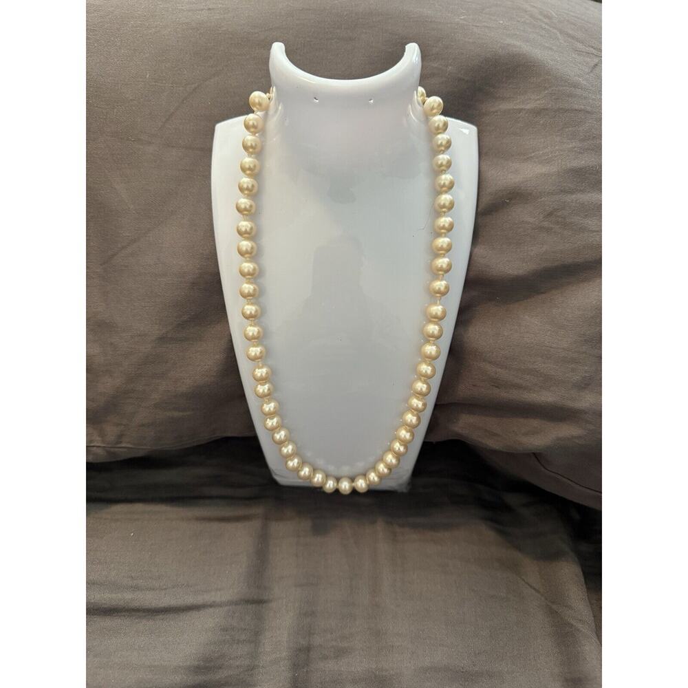 -NECKLACE Faux Pearls Creamy Color 19” Long Very Pretty
